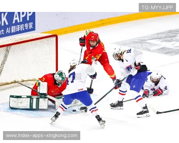 冰球比赛五分钟连进三球，观众尖叫