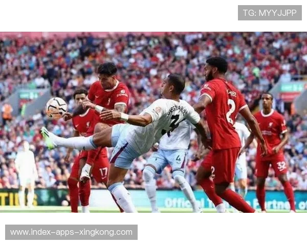 利物浦高位逼抢频繁,中场断球创治理机 利物浦高位逼抢频繁,中场断球创治理机